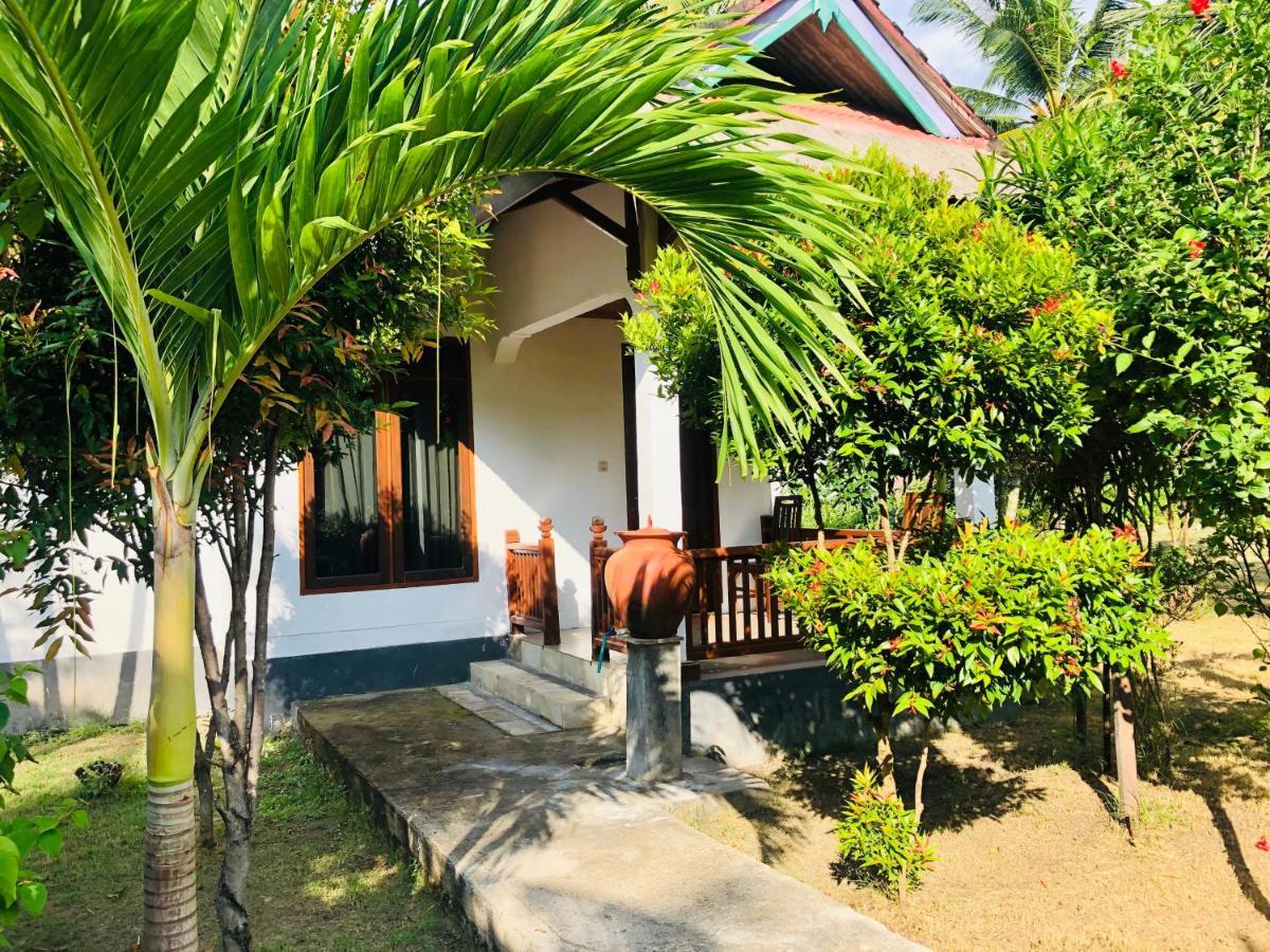 Pelangi Cottages Gili Air Exterior photo